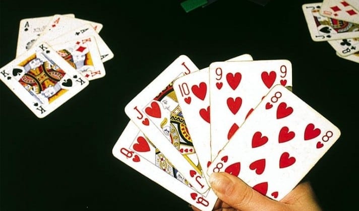 bet w Phom de 9 Cartas